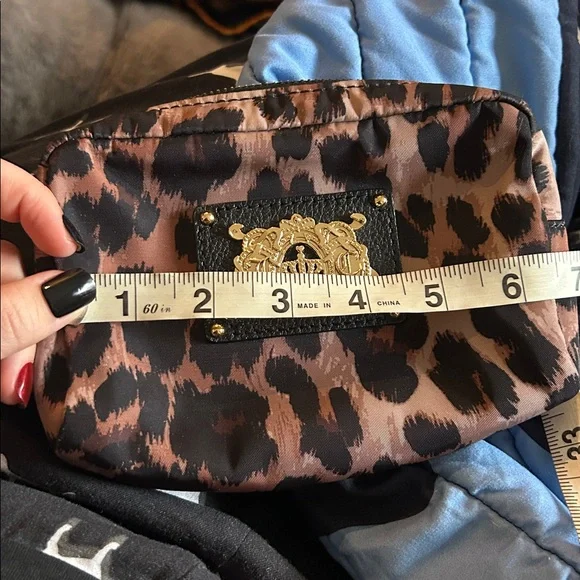 Juicy Couture Small Cosmetic Bag - Picture 6 of 7